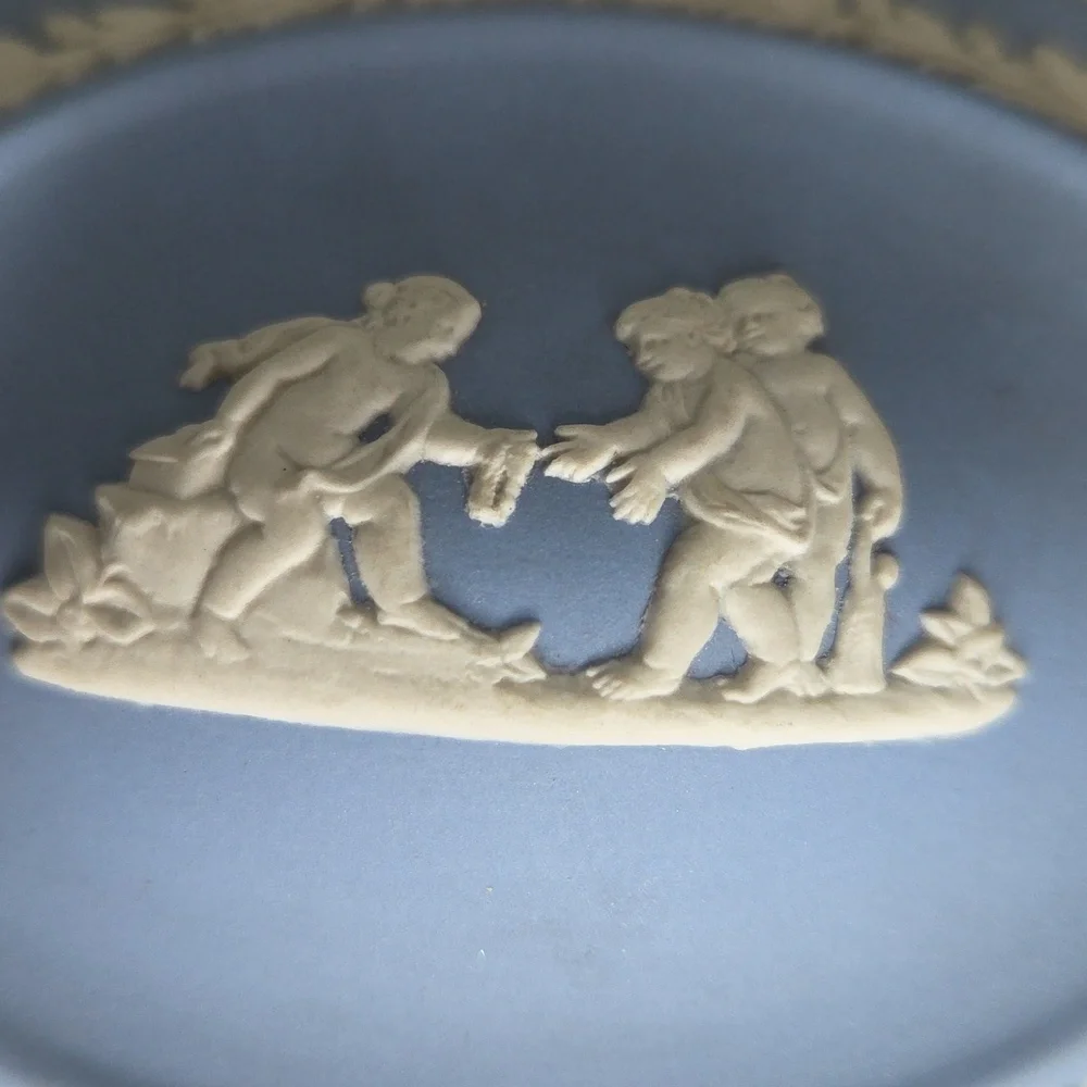 Wedgwood Jasperware blue oval trinket box 4